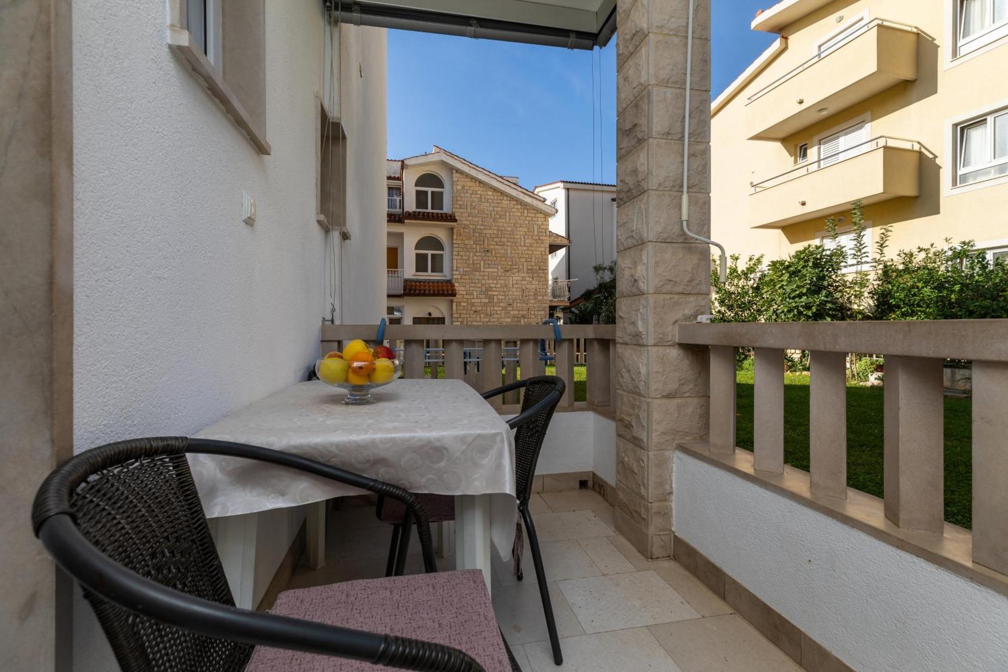 Apartments By The Sea Duce, Omis - 5973 Zewnętrze zdjęcie